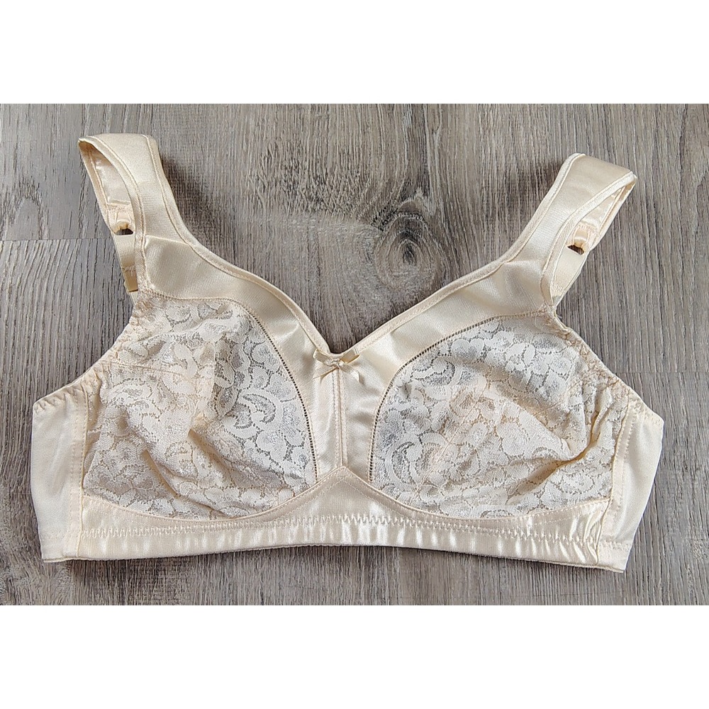 Cabernet Bra Size 36C Cream Full Coverage Wireless‎ Soft Cup Lace Floral Satin